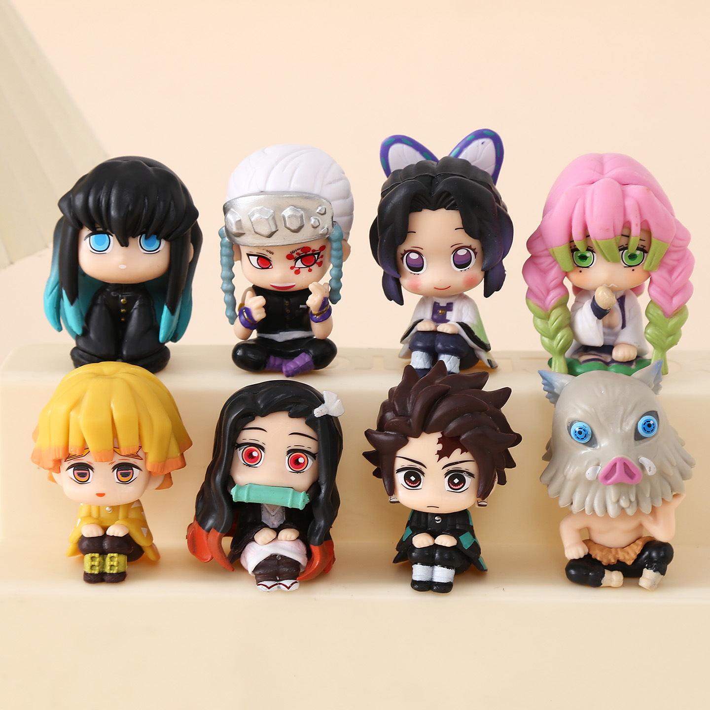 Desk Setup Kawaii - Urocza figurka Chibi Demon Slayer z