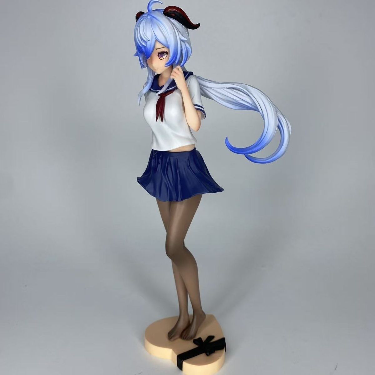 Figurka anime Ganyu z serii 25 – Desk Setup With Tv recenzja i cena